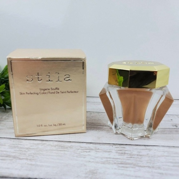 BRAND NEW Stila foundation - Picture 1 of 6
